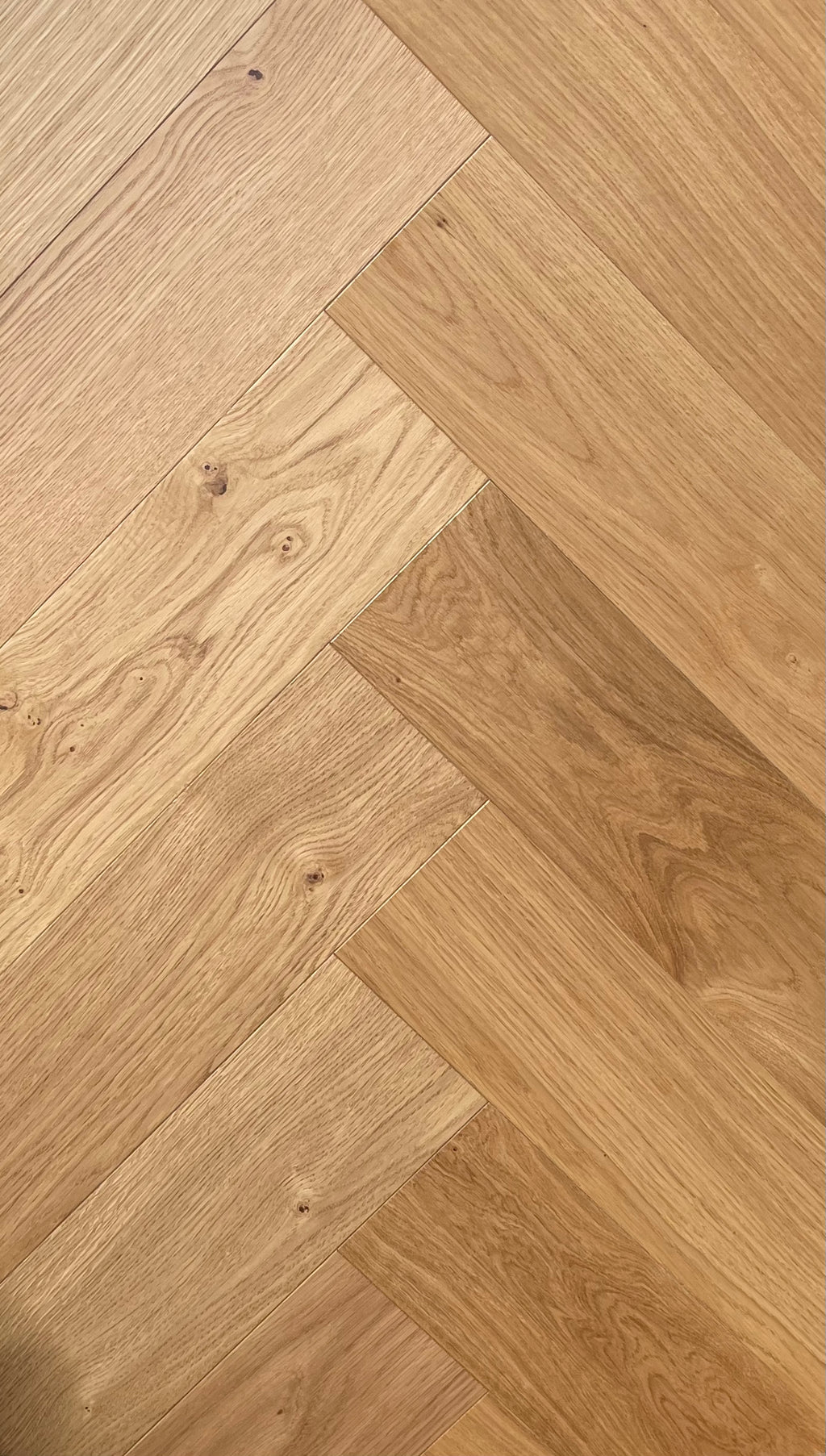 HERRINGBONE CLASSIC Oak AB Natural UV lacquer